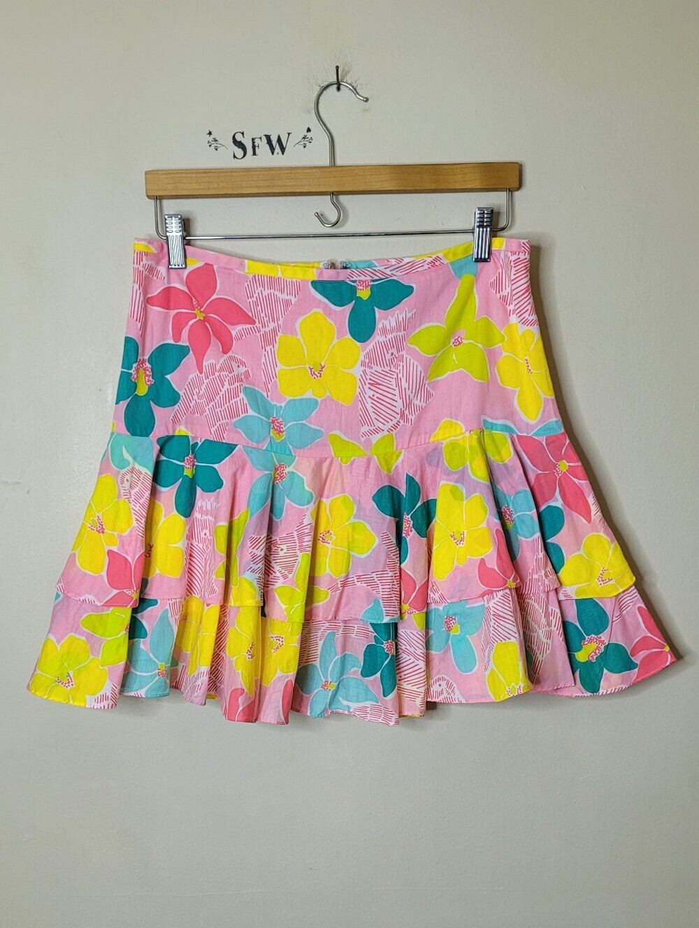 Lilly Pulitzer Vintage White Tag Bevin Ruffle Mini Skirt Parrot-ise Floral 8 - Picture 2 of 8